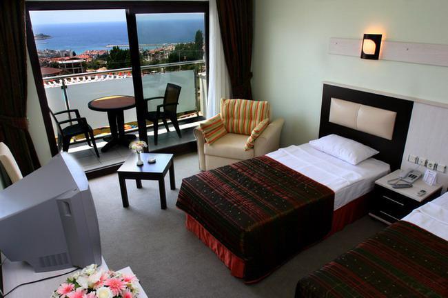 Temple Class Hotel Didim Room photo